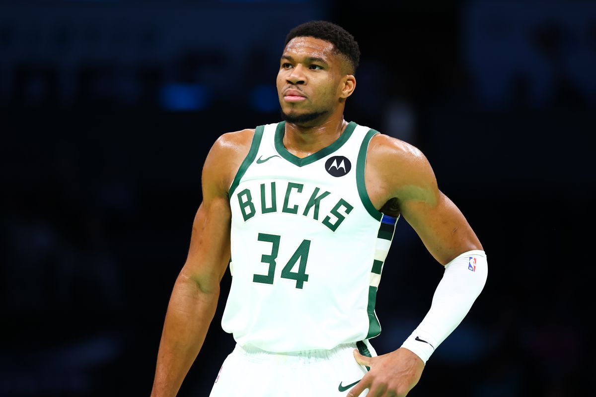 Is Giannis Antetokounmpo fit to face San Antonio Spurs?