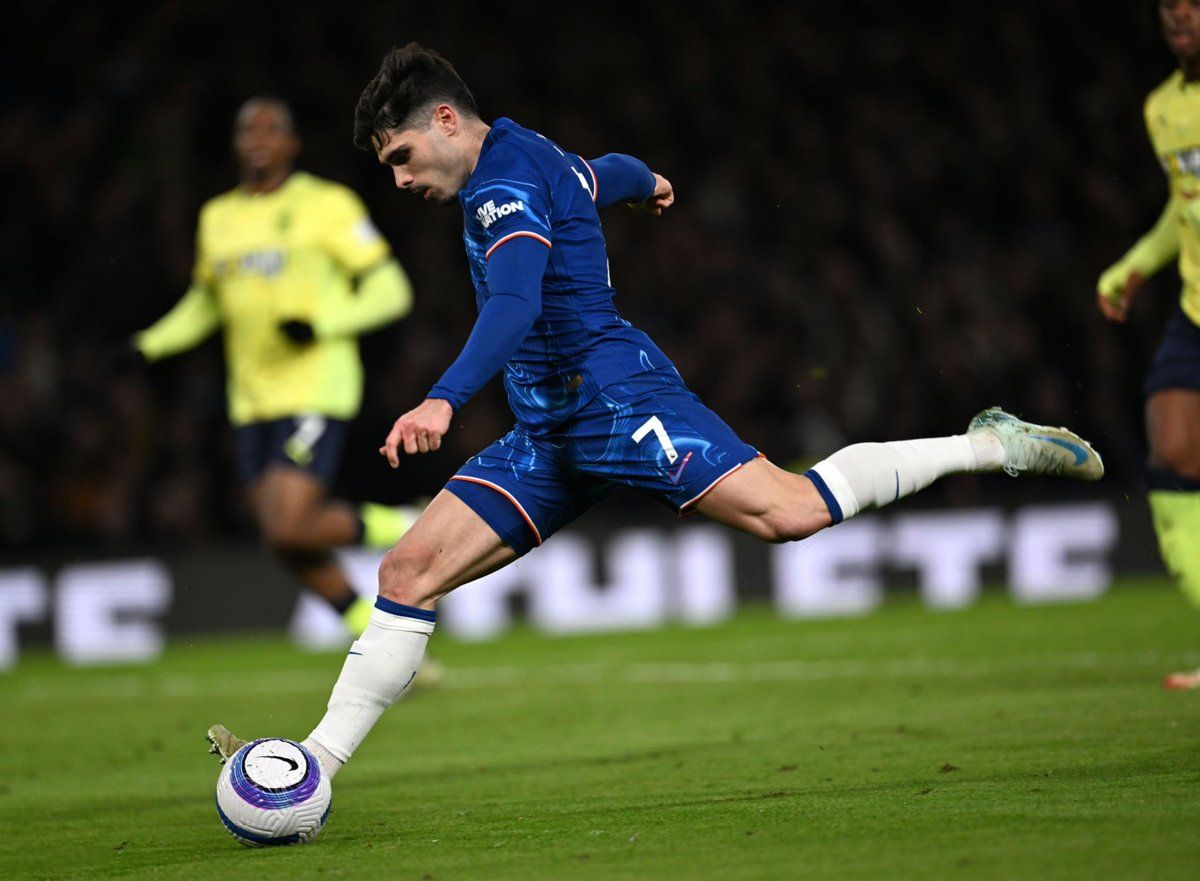 Pedro Neto shares message following Chelsea win